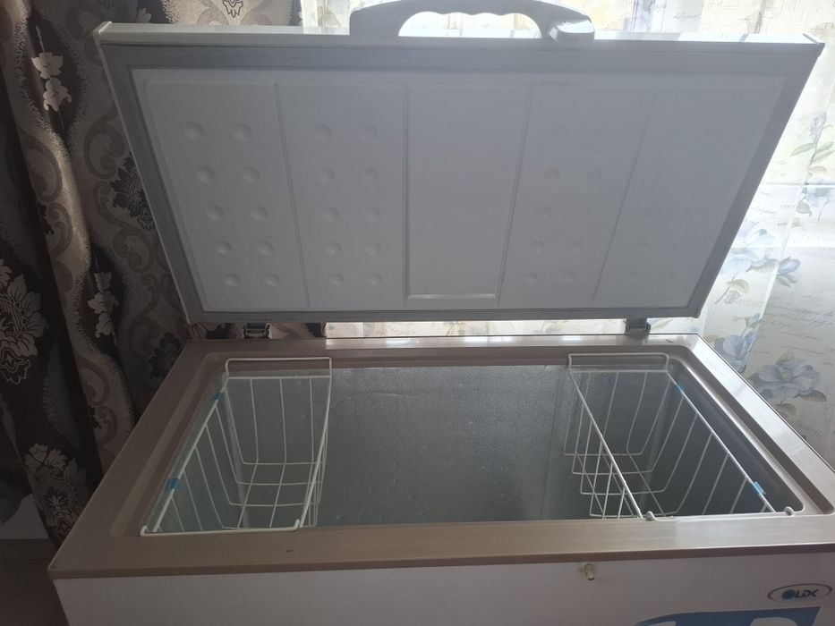 Vind lada frigorifica pret 700 lei