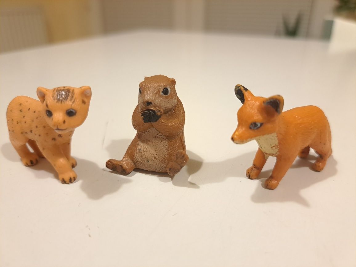 Десет малки играчки животни