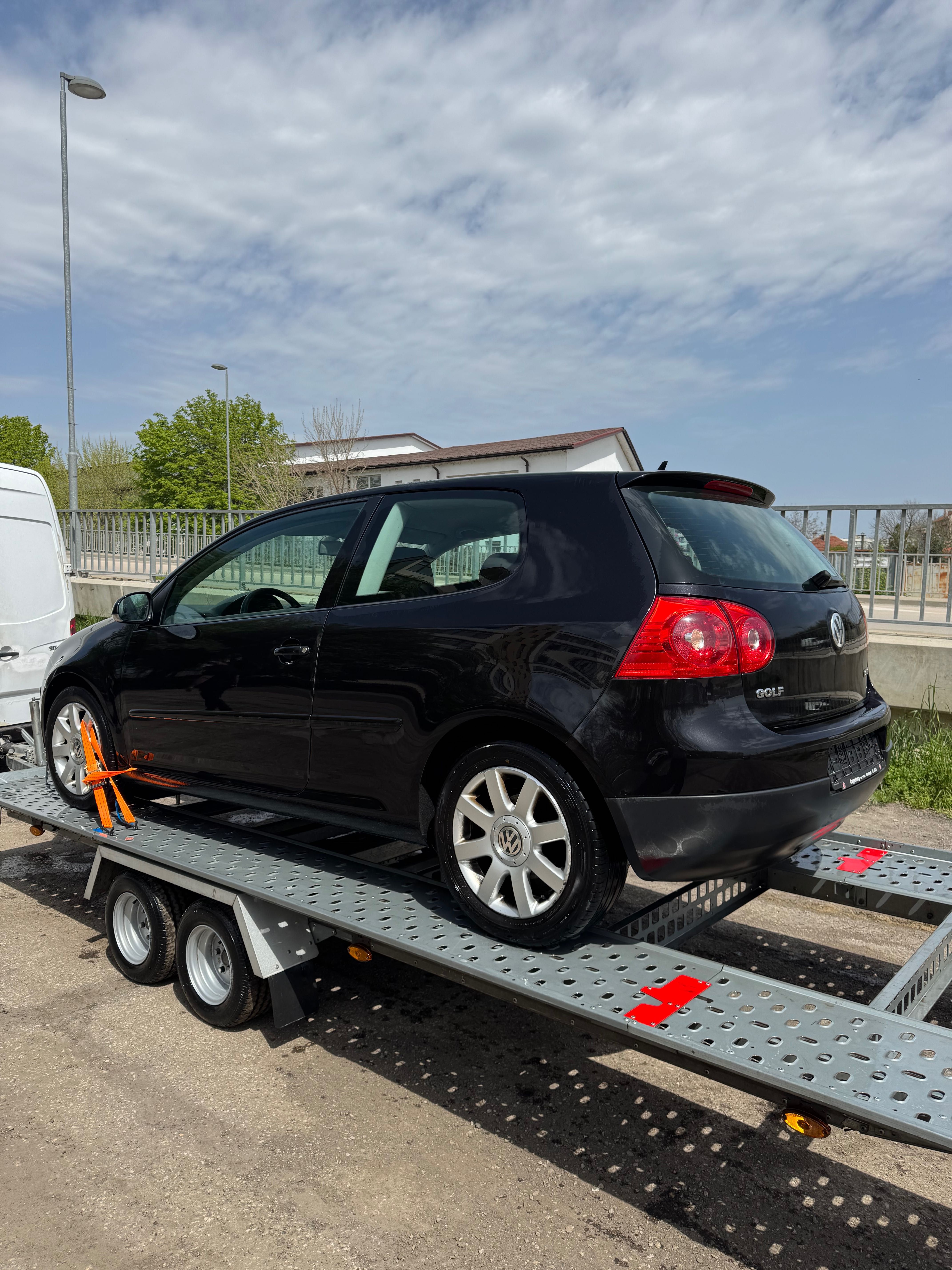 GOLF 5 БЕНЗИН 2005 Година