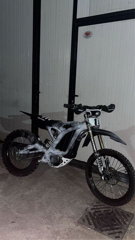 Surron light bee X 2025