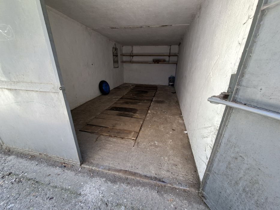 Garaj de închiriat  sau Vanzare Zona Dacia