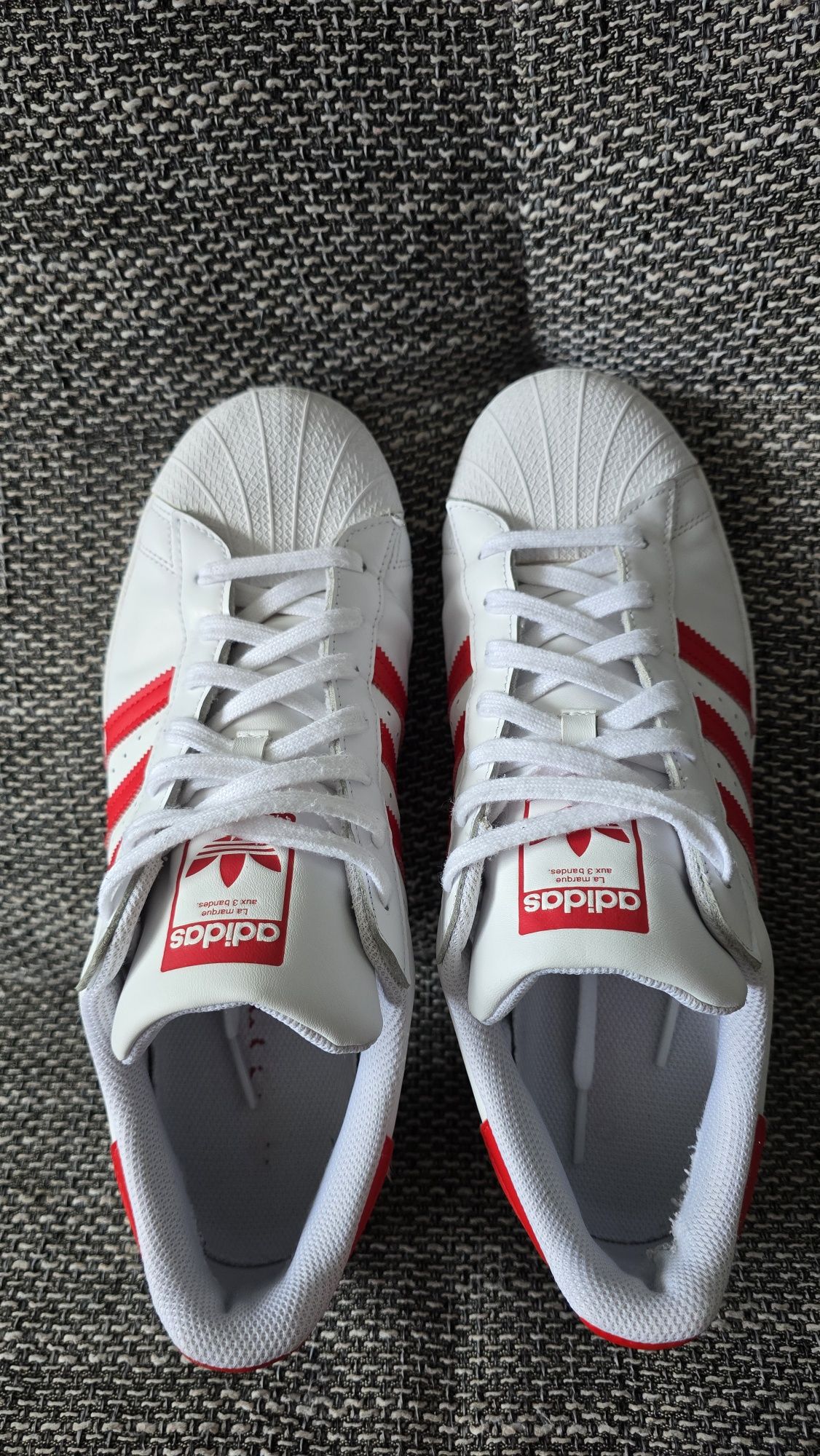 Продавам маратонки Adidas Superstar
