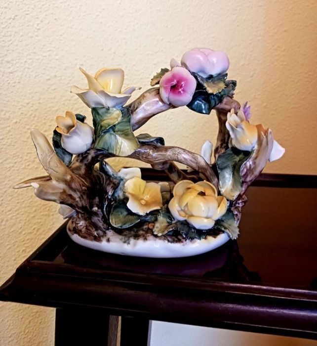 Cosulet cu flori din portelan Vintage