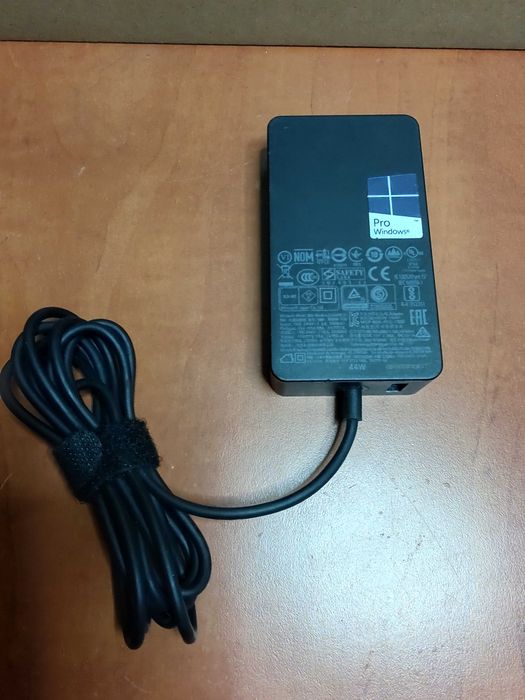Adaptor alimentator tableta Microsoft Surface 1800 44W 15V-2.58A 5V-1A