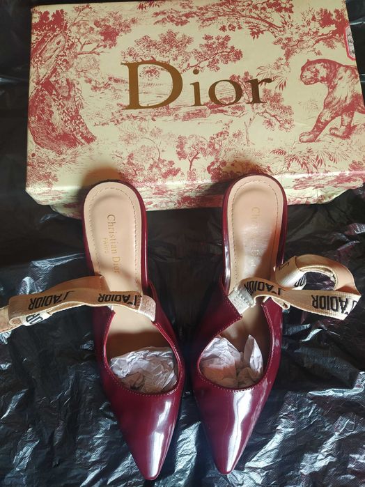 Christian Dior J'Adior Patent Leather Slingback Pumps. MT 1117