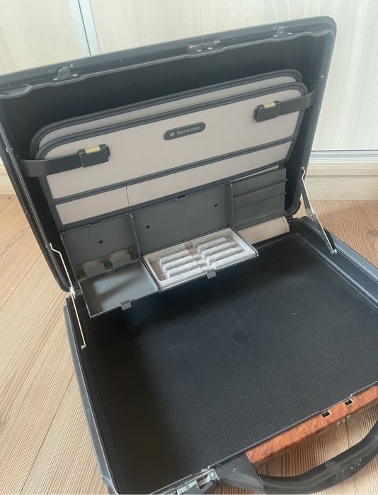 Куфарче Самсонайт