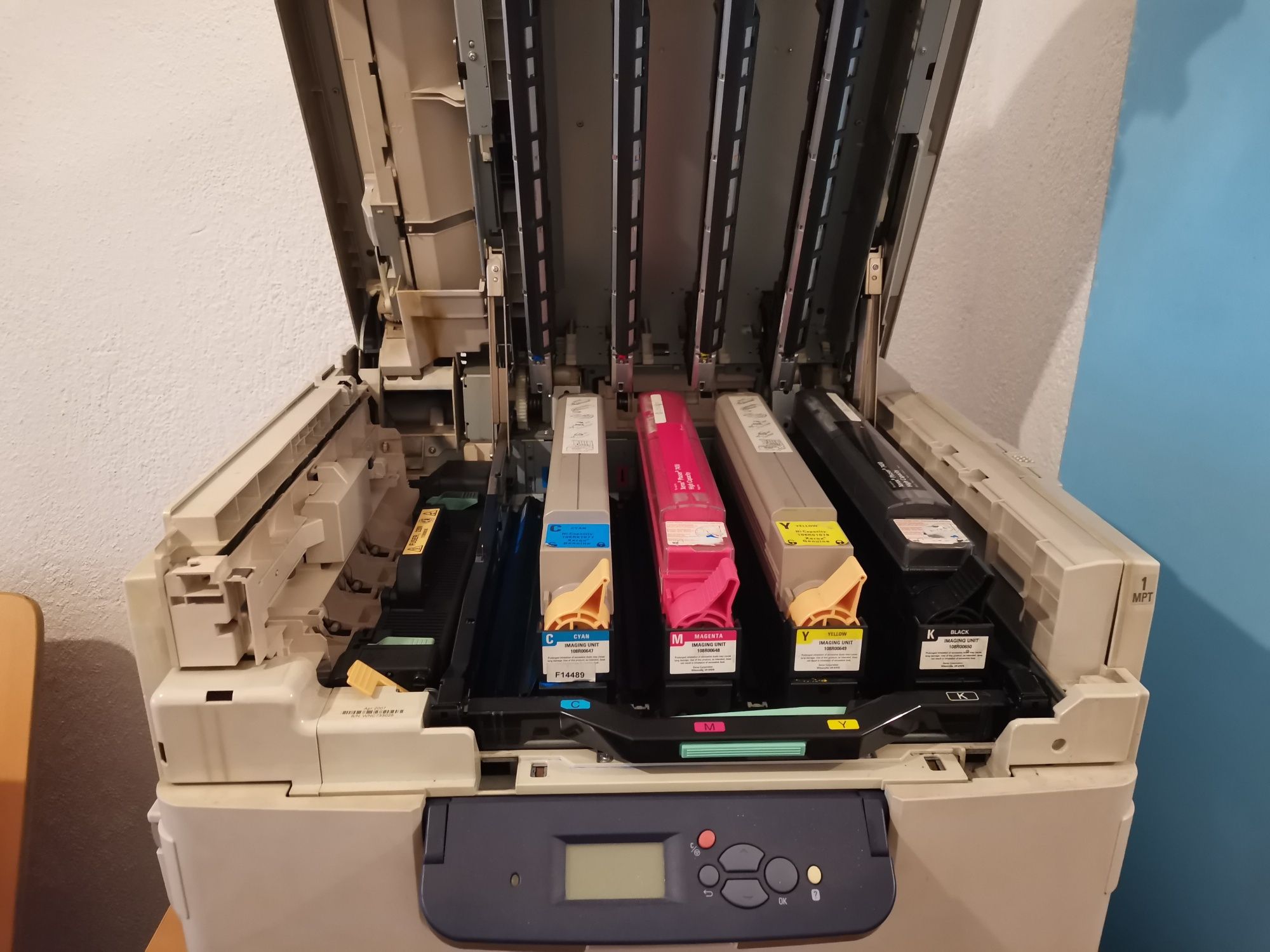 Цветен Лазерен Принтер Хerox Рhaser 7400 dn