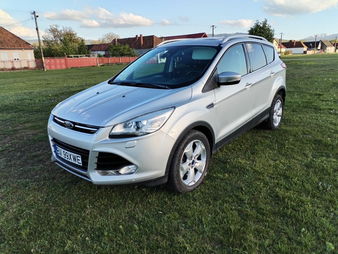 Ford Kuga 4x4 Titanium / Xenon / Led / Panoramic /  Navigație