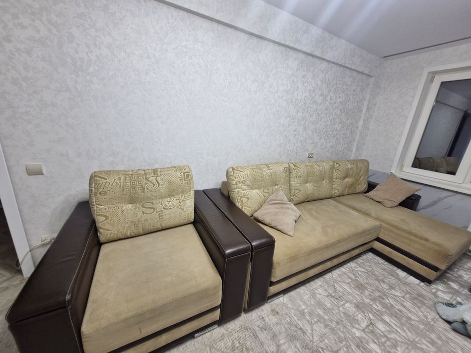 Продам угловой диван кресло пуф