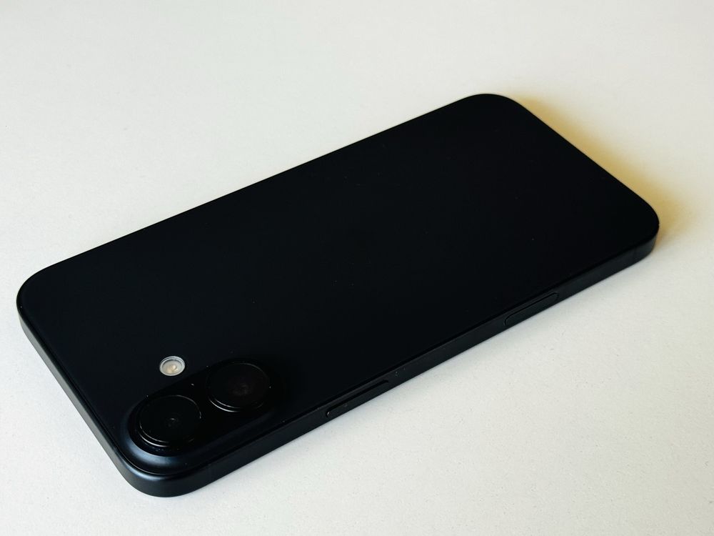 НОВ! Iphone 16 Plus 128GB Black Гаранция 1 година