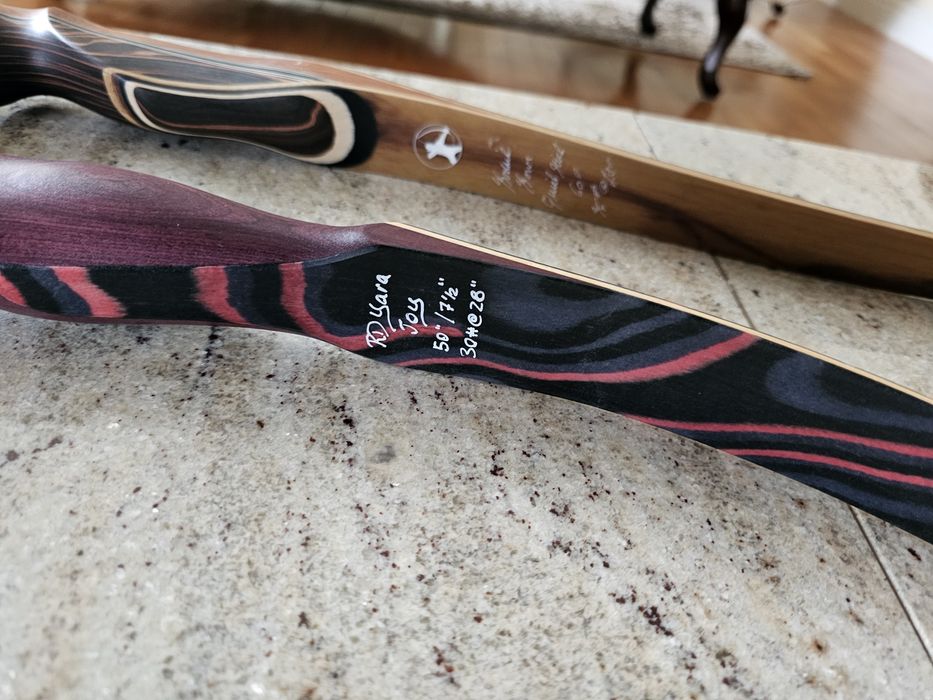 Ofer spre vanzare 2 arcuri sportive