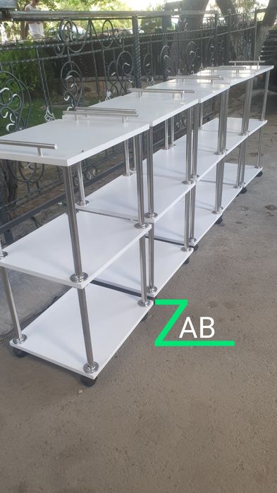 Тележка , помощница  , этажерка  , тумбочка  на роликах  для салона