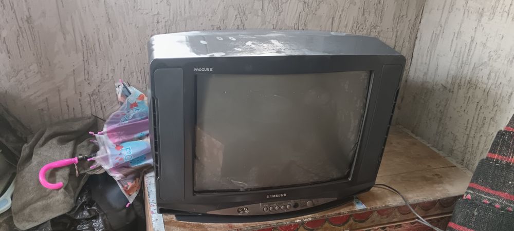 LJ  цветной телевизор работает за 5000