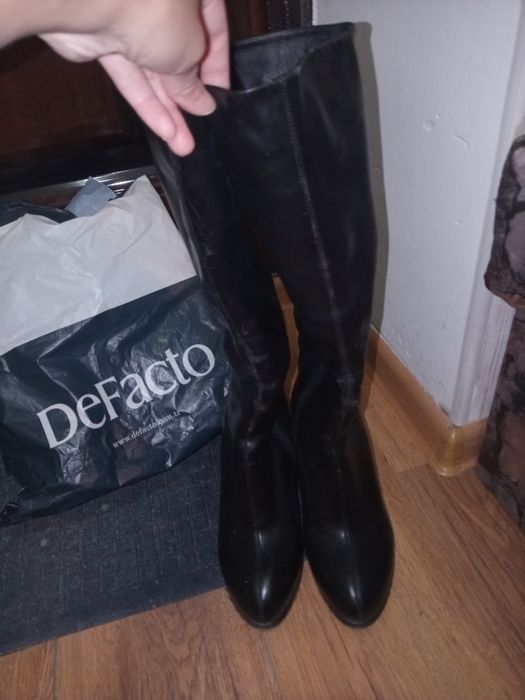 Отдаю зимние сапоги. За шоколад