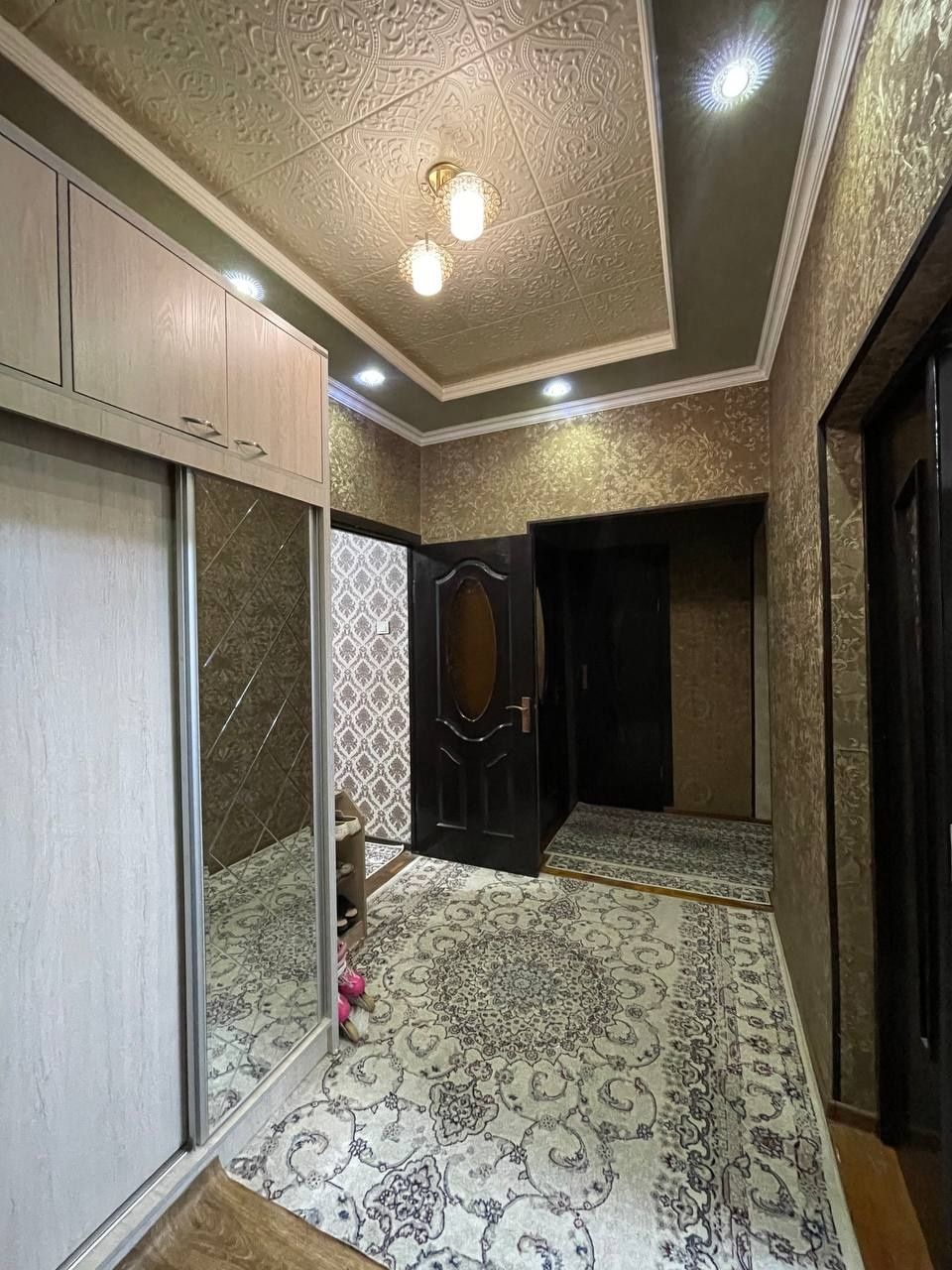 Срочно продаётся 4 комнатная квартира , 77-серия. можно обмен на дом