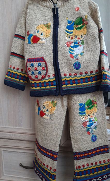 Костюм  на девочку 4-5лет