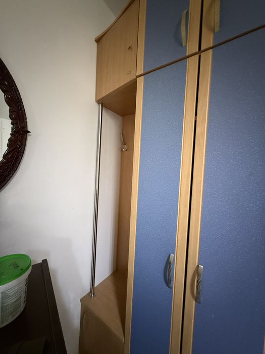 Продается шкаф в прихожую