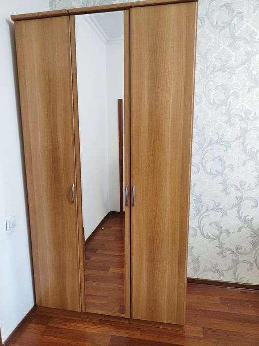 Шифоньер в хорошем состоянии