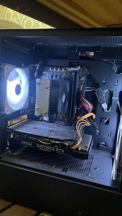 продается кейс 6 месяца работал почти новый