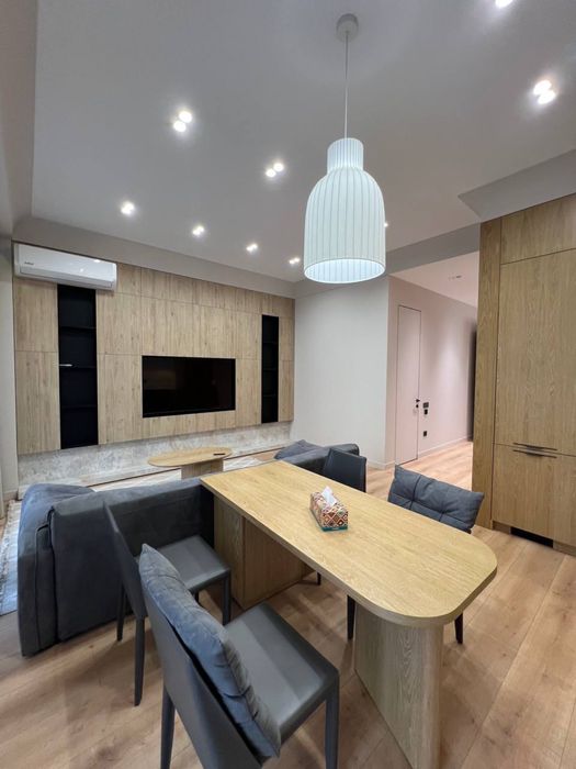 Аренда 3 ком кв в Жк PARKWOOD, метро ойбек,панорамные окна,паркинг