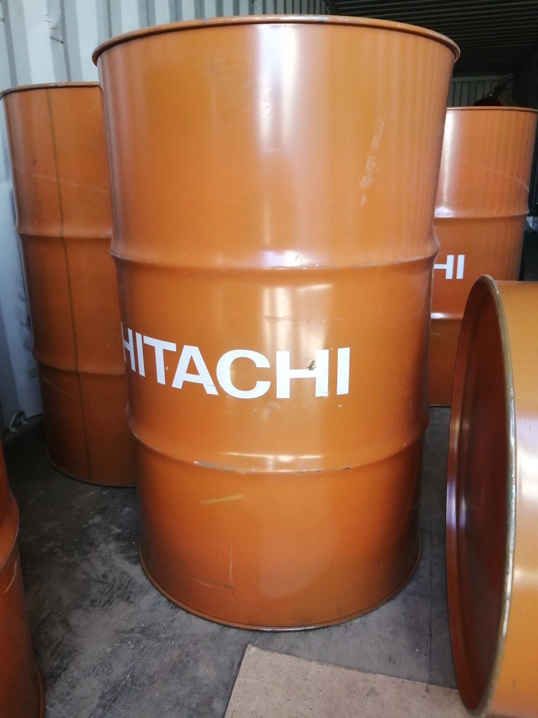 Продам гидравлическое масло Hitachi 46