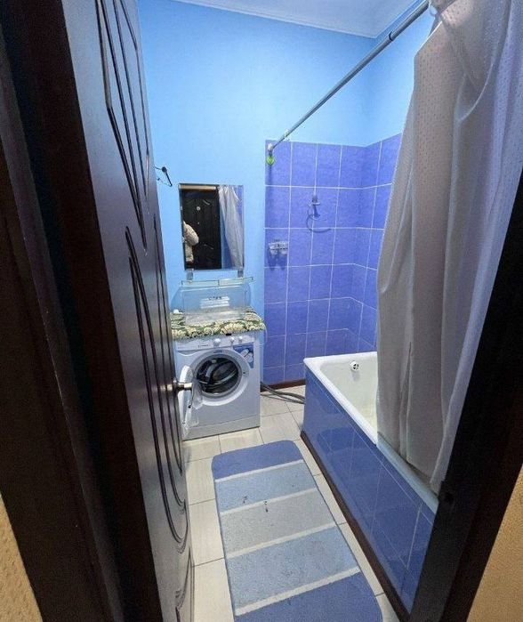 Мирзо Улугбек Маданият инустути якнида квартира ижарага берилади