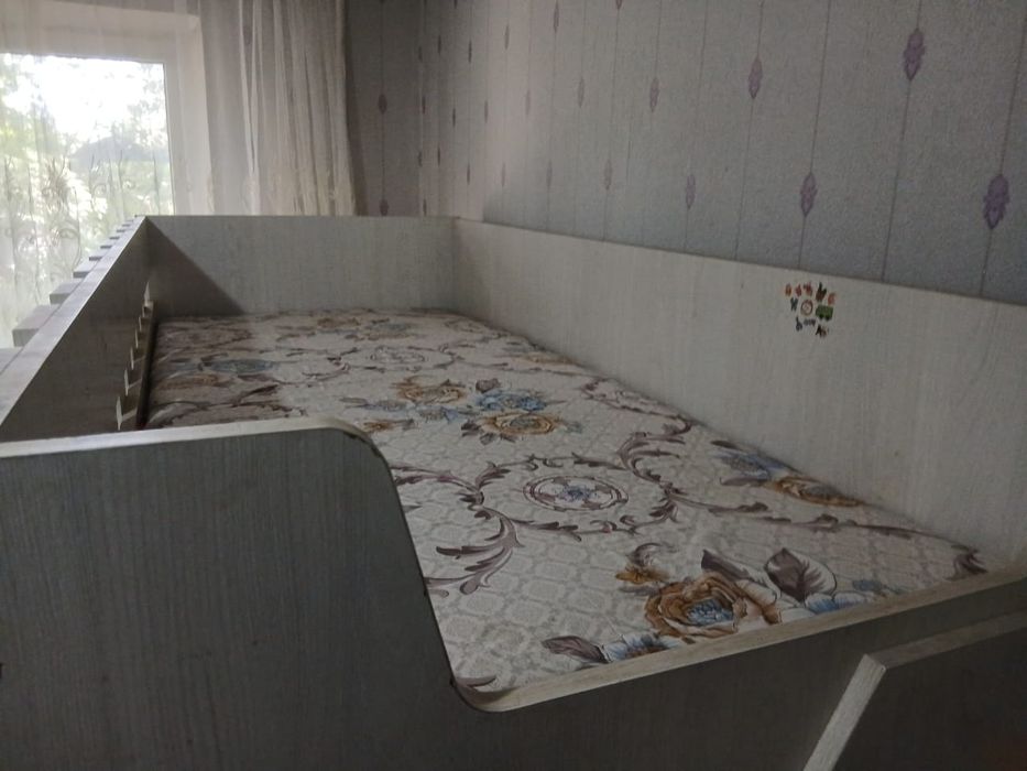 Продам двухярустную кровать