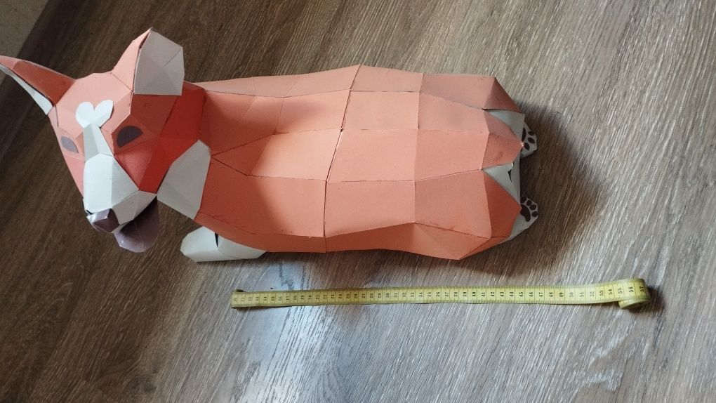 Фигурка собаки корги