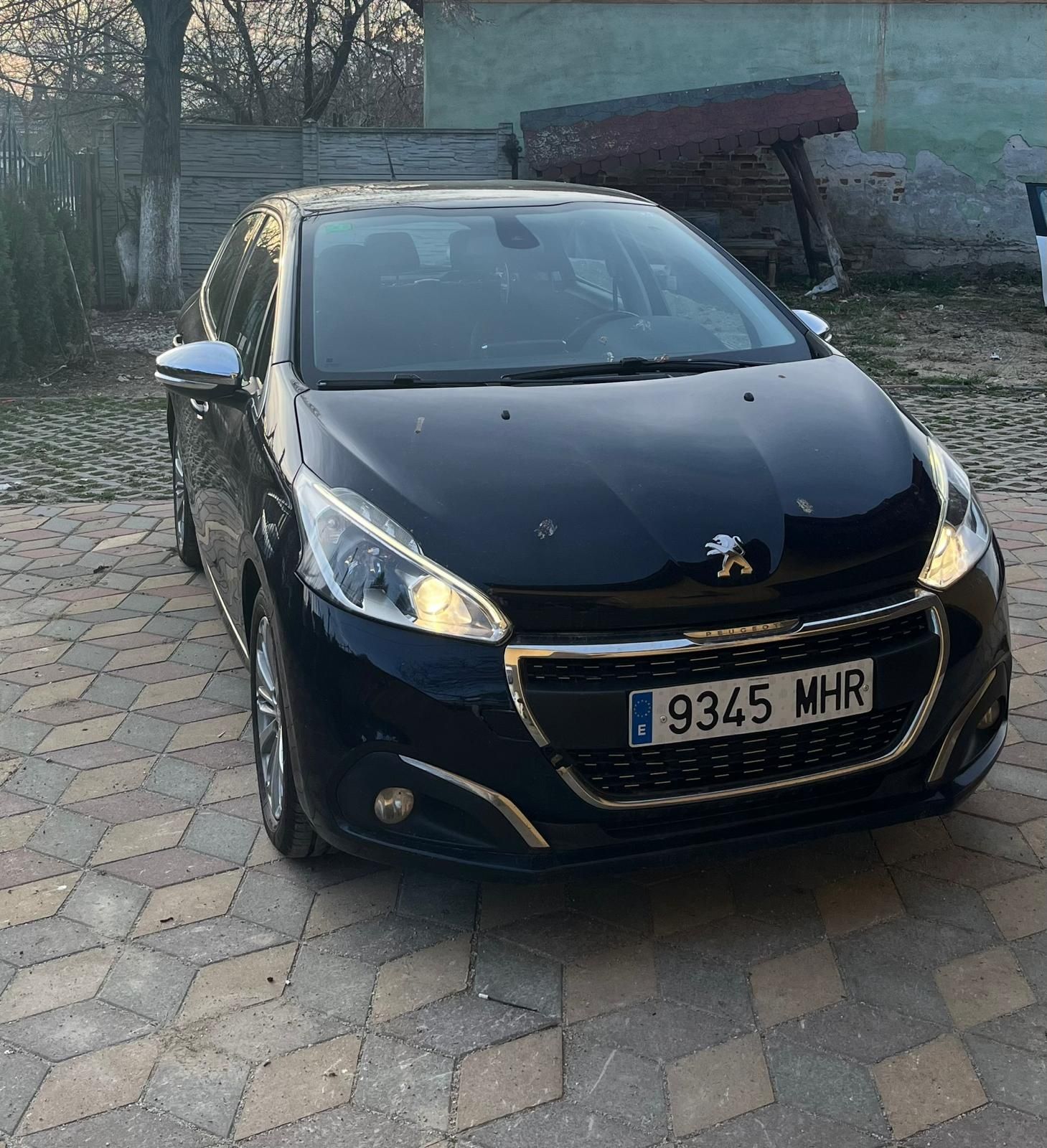 Vând Peugeot 208 1.2 Active 2015