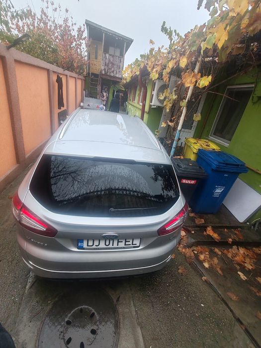 Vând Ford Mondeo brek - 2013 - benzina 1.6