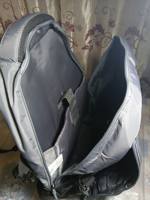 Рюкзак серого цвета для школы, для спорта