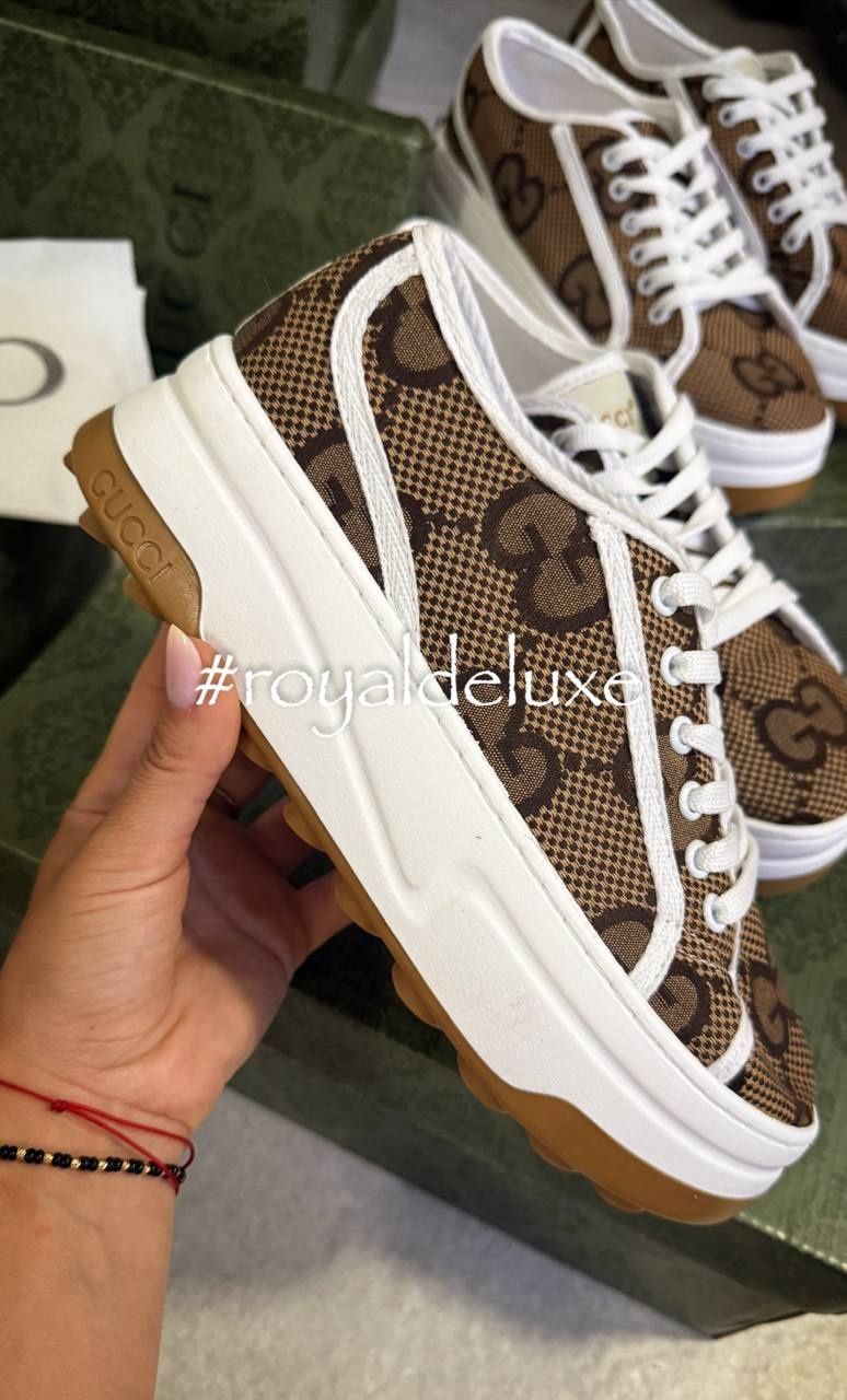 Adidasi dama gucci