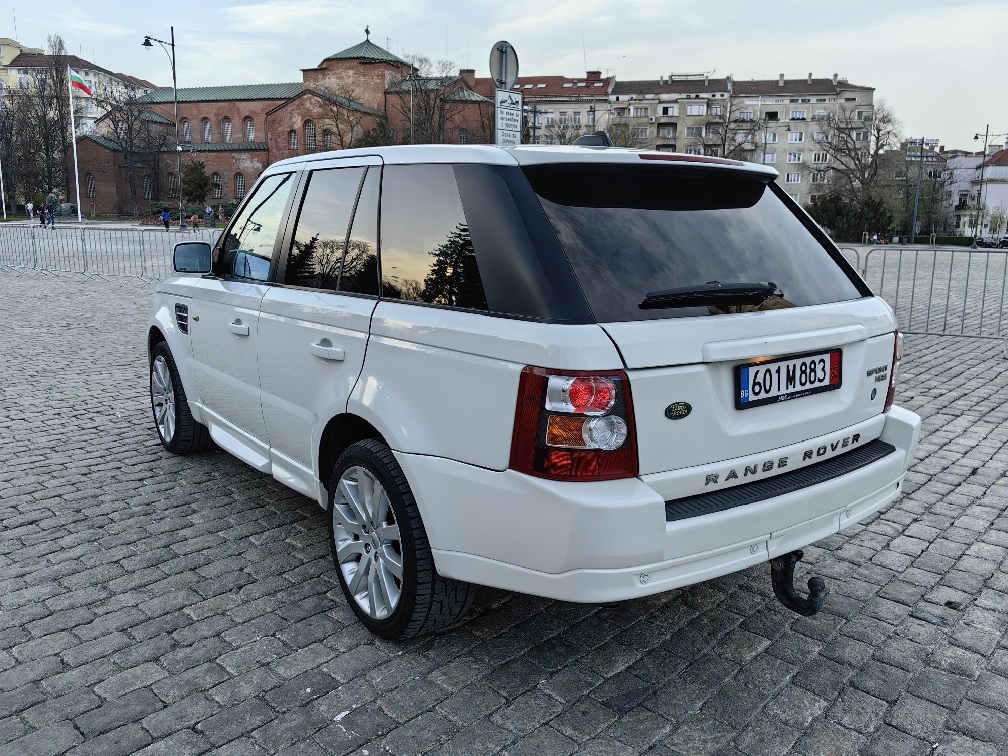 Луксозен автомобил Range Rover под наем с шофьор за сватба, бал