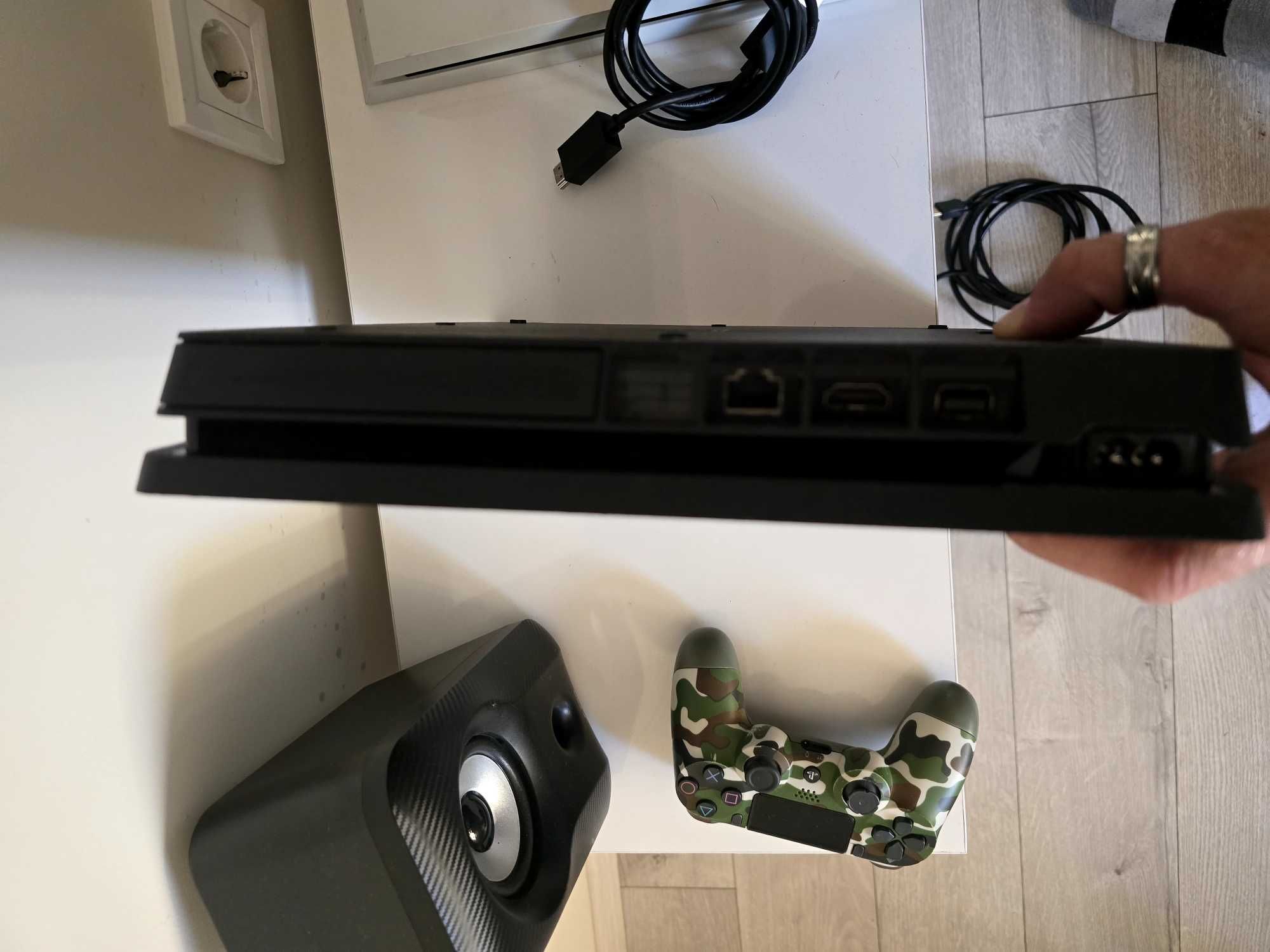 Playstation 4 и Playstation 4 Slim