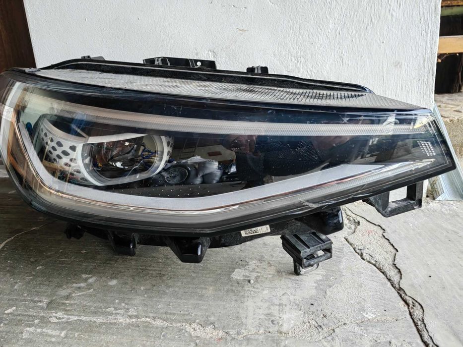 Фар VW ID4 десен Оригинален
