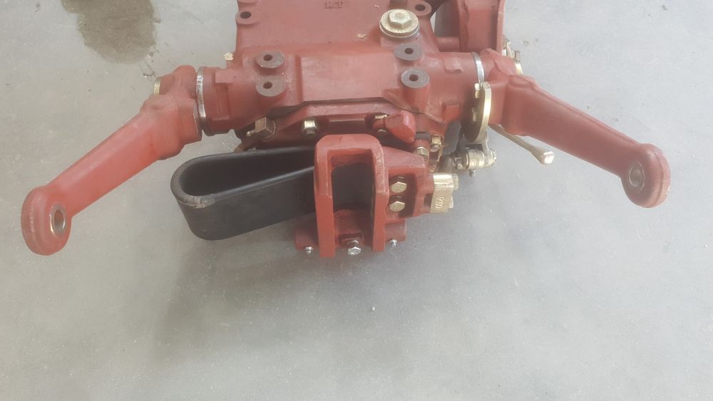 Monobloc tractor universal