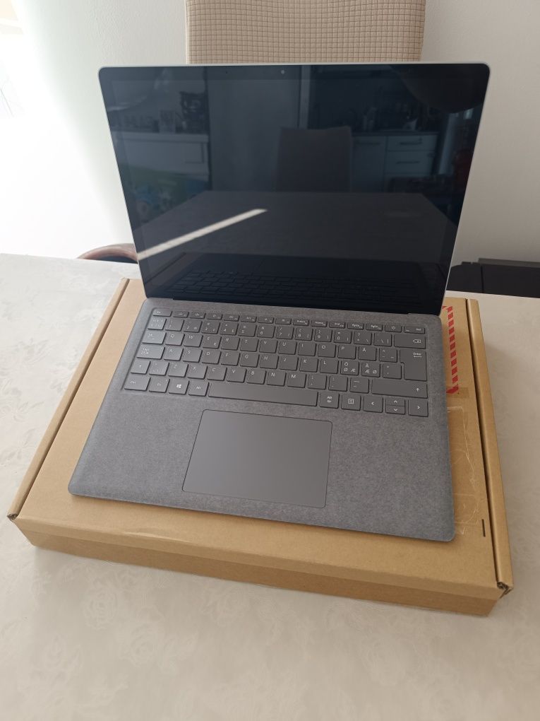 Лаптоп Microsoft Surface 4 13,5' Core i5