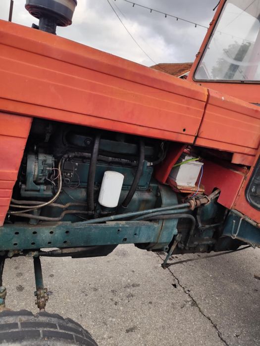 Vand utb 650. cu servo pe danfus tractorul merge foarte bine