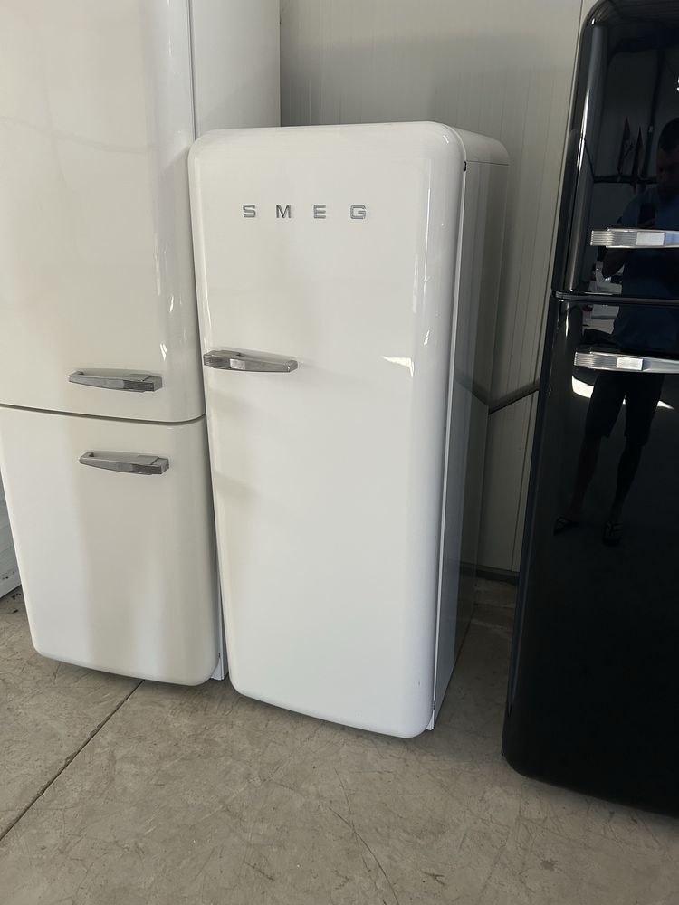 NEW Хладилник с фризер - СМЕГ SMEG FAB28RWH5 , 270 литра , 153 см