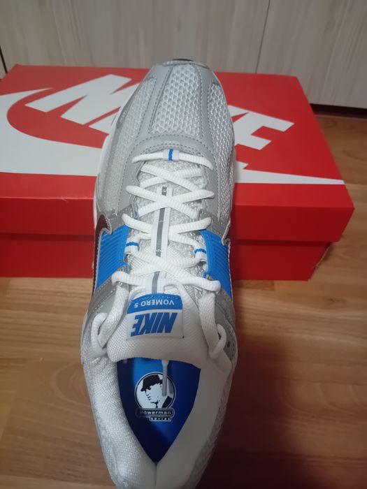 Маратонки найк.