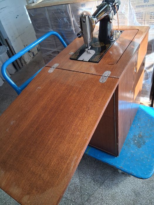 Работеща шевна машина