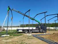 Transport camion cu macara