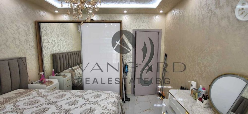 Продава се Двустаен апартамент в Пловдив, Център - 67 кв.м за 2400 €/кв.м - Снимка #5