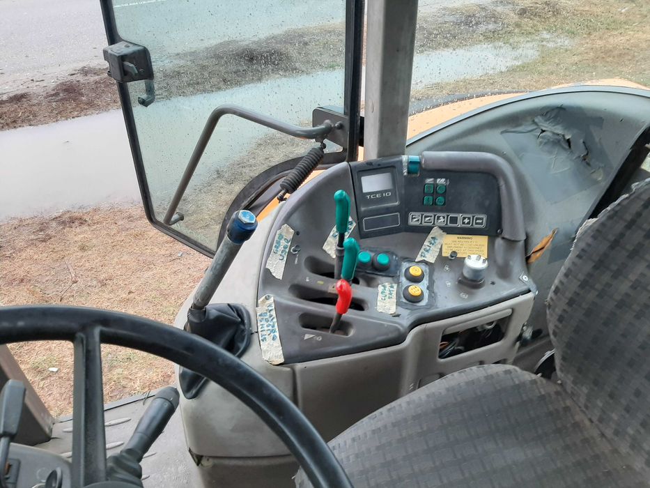 Vand sau schimb tractor Renault Ares 620