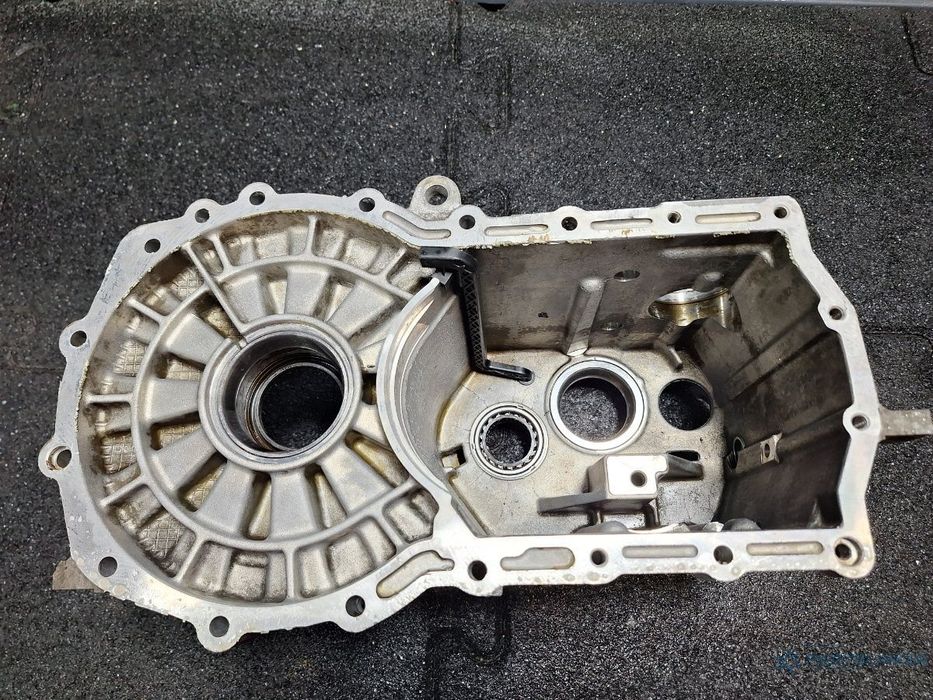 Carcasa cutie de viteze VOLKSWAGEN CADDY III Estate 2KB, 2KJ, 2CB, 2CJ 2004 - 2015 TDI BJB, BLS 0A4301103