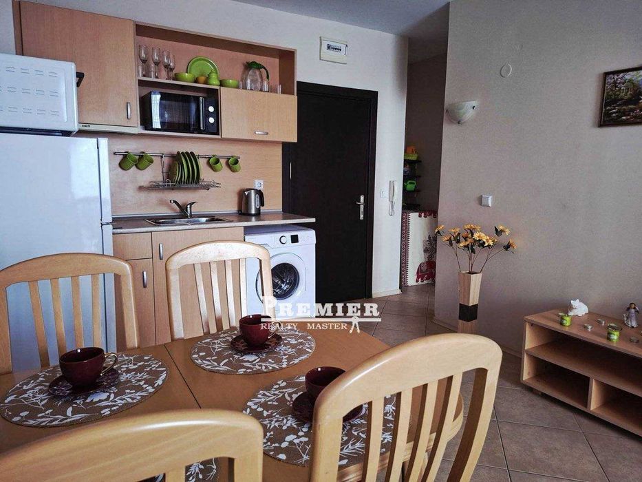 Продава се Двустаен апартамент в к.к. Слънчев бряг - 65 кв.м за 1154 €/кв.м - Снимка #1