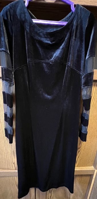 Платье черное с длинными рукавами