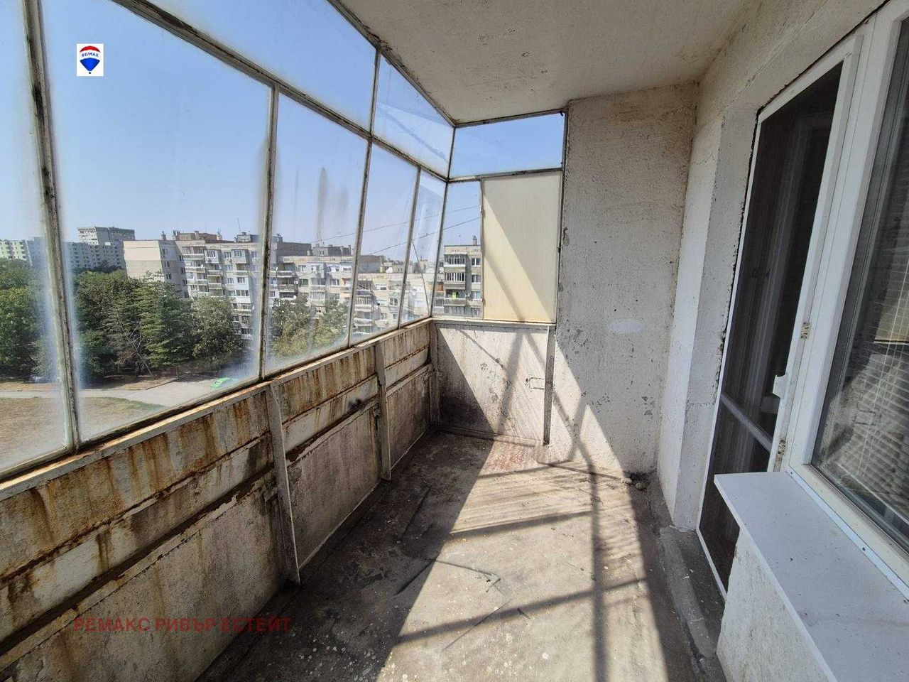Продава се Едностаен апартамент в Русе, Дружба 3 - 42 кв.м за 998 €/кв.м - Снимка #8