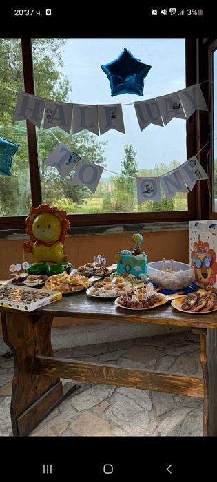 Half way to one / половин годинка