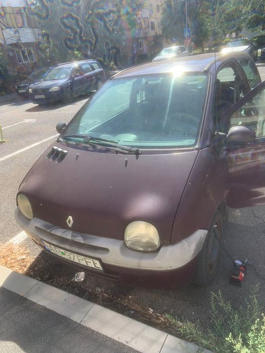 Renaul Twingo rosu